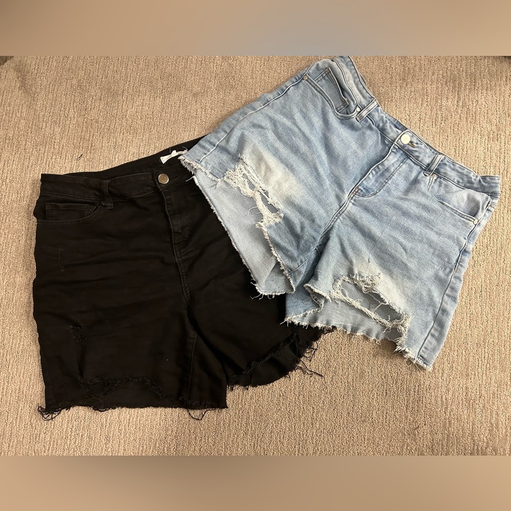 Set of 2!! Arula Jean short pair